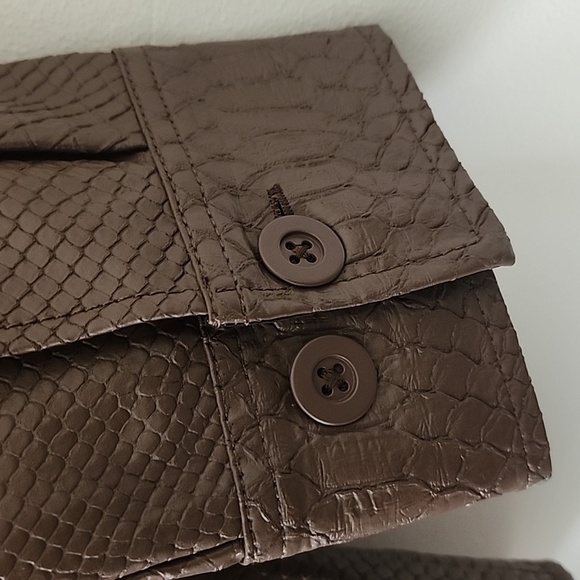 Aritzia Babaton Pellin Shirt Jacket Vegan Leather Brown Python Print Size Small - Picture 9 of 15
